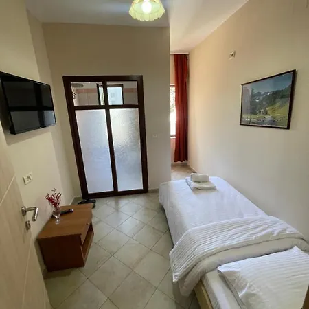 Eljo's Hotel