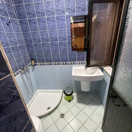 Eljo's 2* Tirana